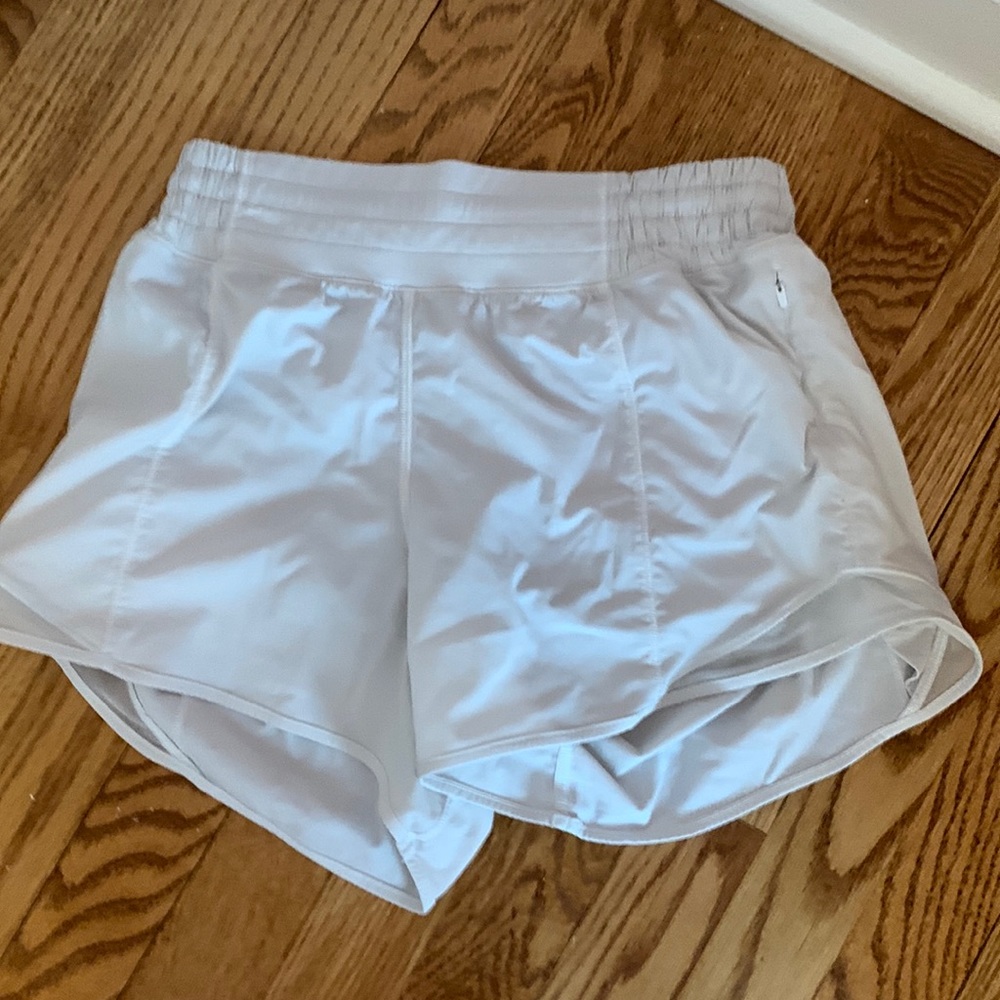 Lululemon hotty hot high rise 4" size 4